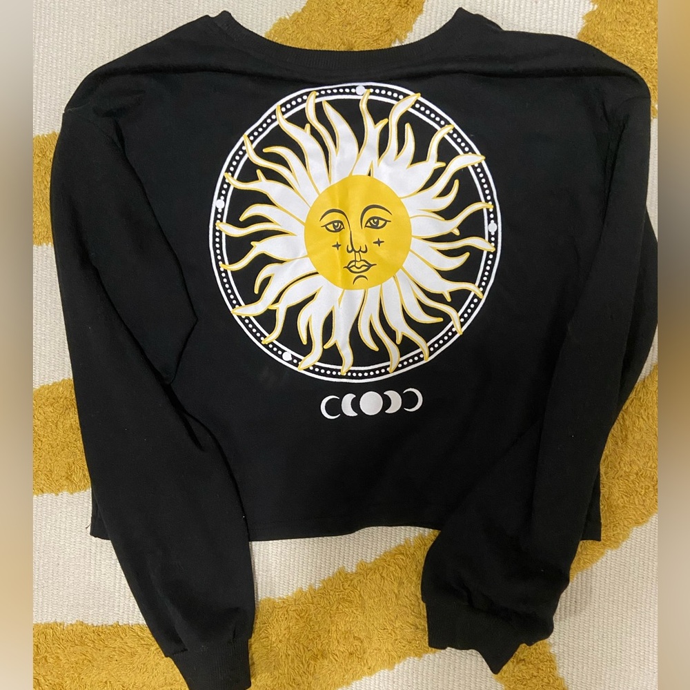 Long sleeve crop top